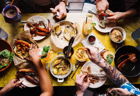 Tips To Consider Before Hiring Food Consultant for Your Restaurant