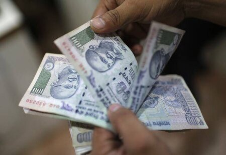 FPIs pour Rs 2,085 crore into equities in first half of August  