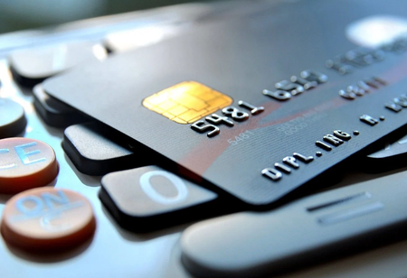 Fintech startup Slice drops credit limit on cards to Rs 2,000, entering UPI next