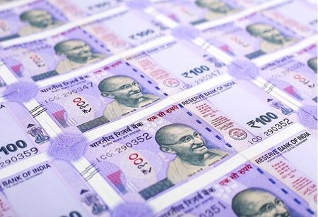Indian currency drops by 18 paise to 73.53 against US dollar in early trade 