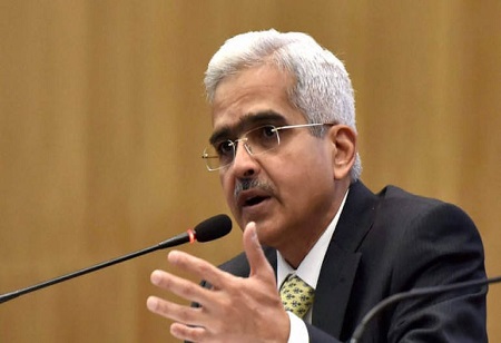 RBI Governor asks banks to remain vigilant amid adverse global scenario