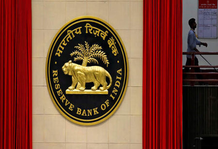 RBI caps terms for MDs, CEOs at private banks