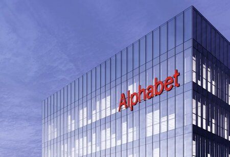 Alphabet Considers Moving Pixel Production to India Due to US Tariffs on Vietnam