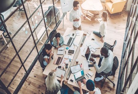 Four-day work week, a detailed overview on its pros and cons