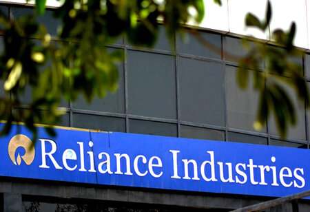 Reliance Industries agrees to support Future Retail's Operations 