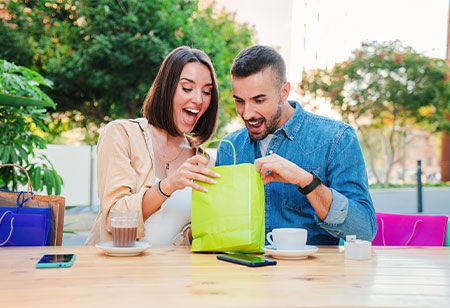 How To Choose the Best Gifts for Clients This Holiday Season