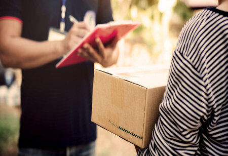 Overcoming Last-Mile Delivery Challenges with the Guidance of a Logistics Management Consultant