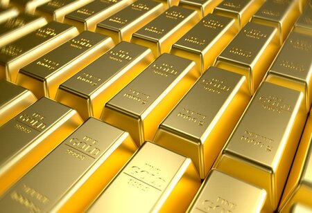 Gold prices reaches near nine-month high as Ukraine crisis deepens